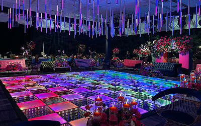 How to set up one set 20x20ft magnet 3d led dance floor mat?