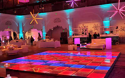 Twitter Chose TOP Dance 3D Mirror& Matte Magnet Dance Floor For Holiday Party