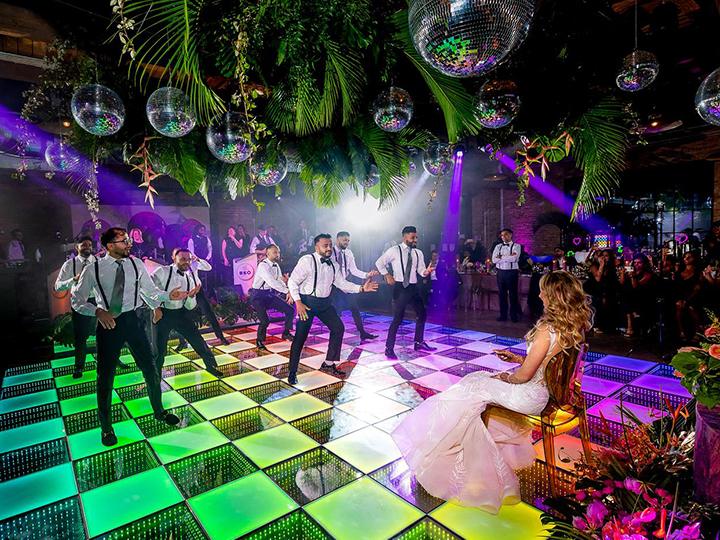 Elegant-wedding-LED-dance-floor-with-starlit-effect