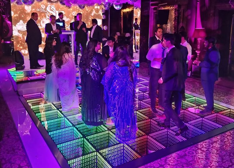 Calculate-dance-floor-size-with-the-30-50%-rule.